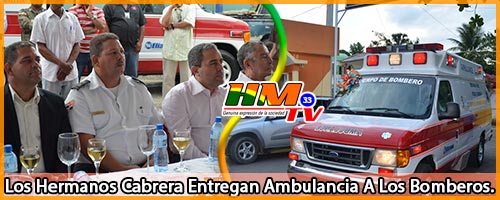 Los-Hermanos-Cabrera-Entregan-Ambulancia-Al-Cuerpo-De-Bomberos-Salcedo.