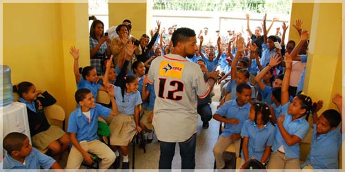 visita-de-gigantes-a--escuela