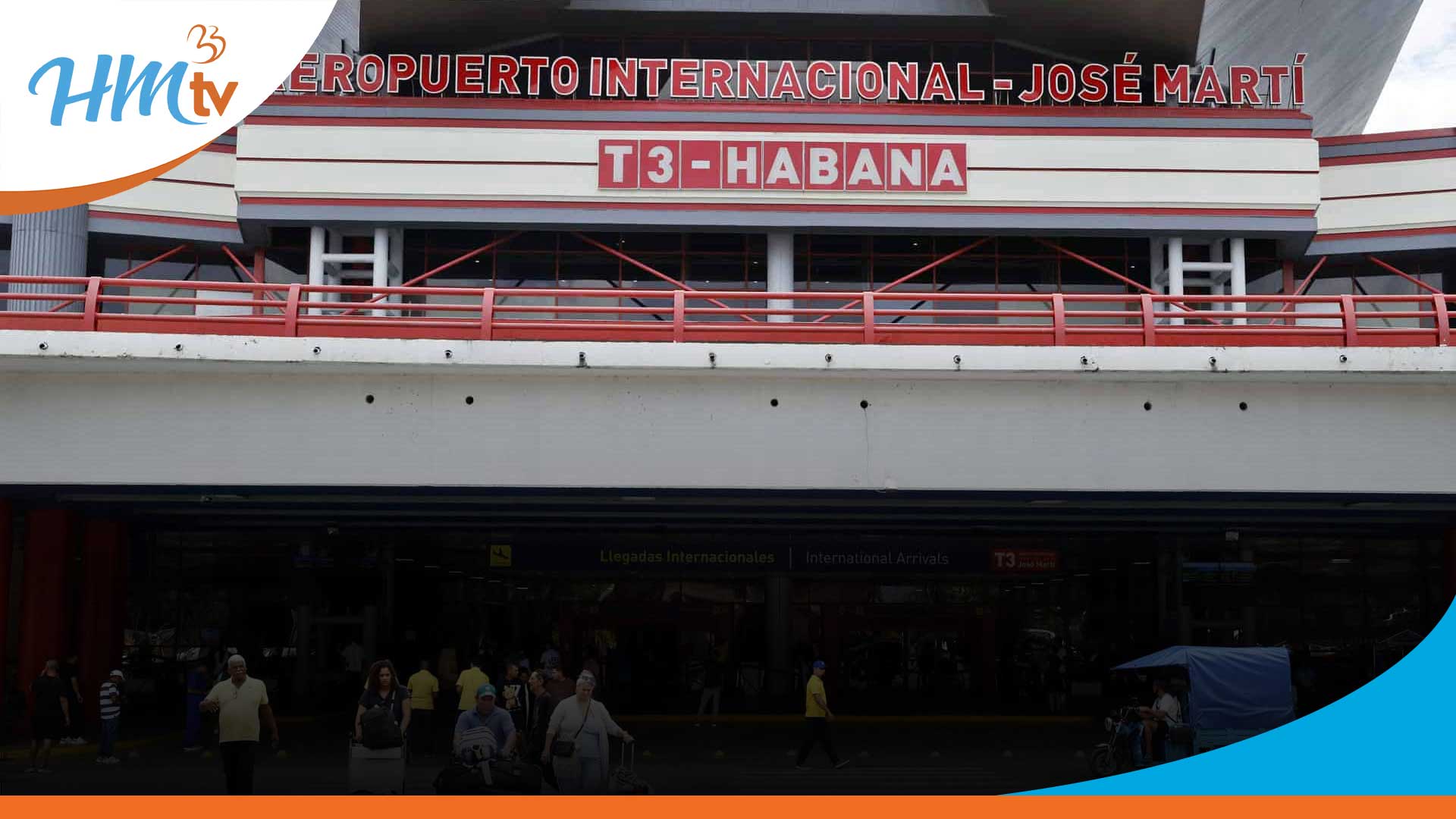 Sin combustible y con menos vuelos, pero a Cuba aún llegan aviones para aliviar la escasez